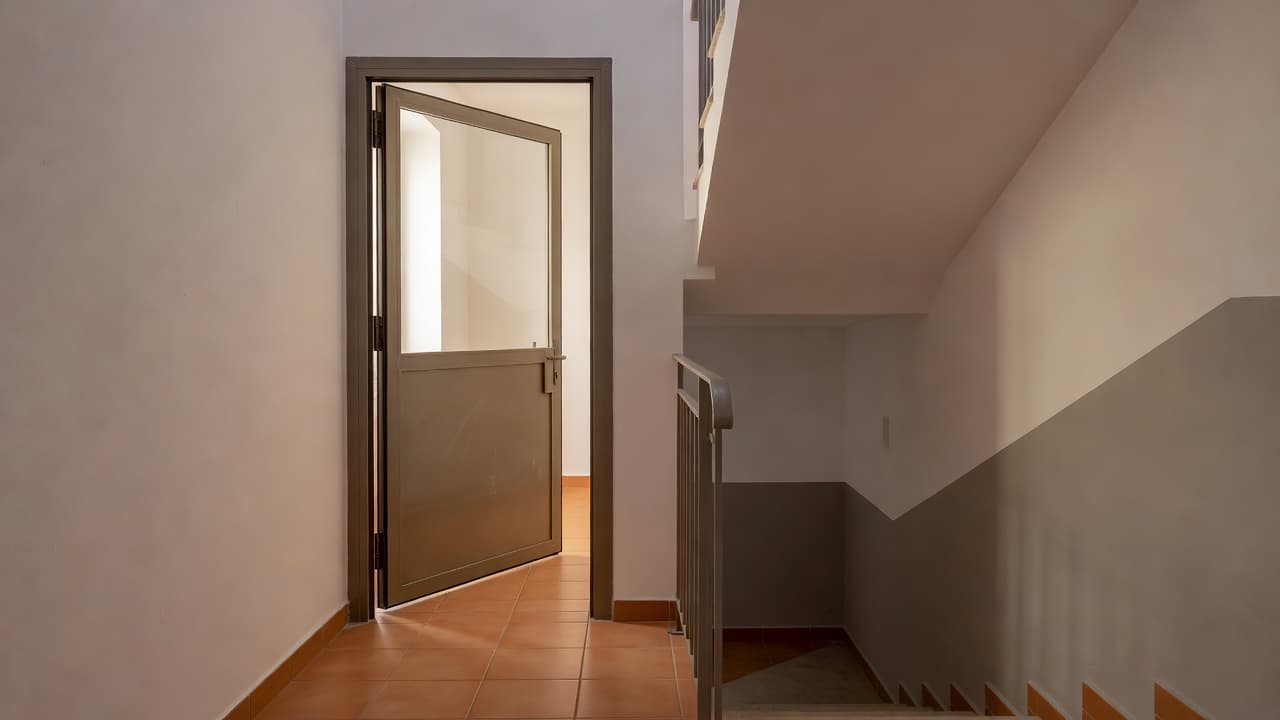 Fire doors that won't close – who to report it to